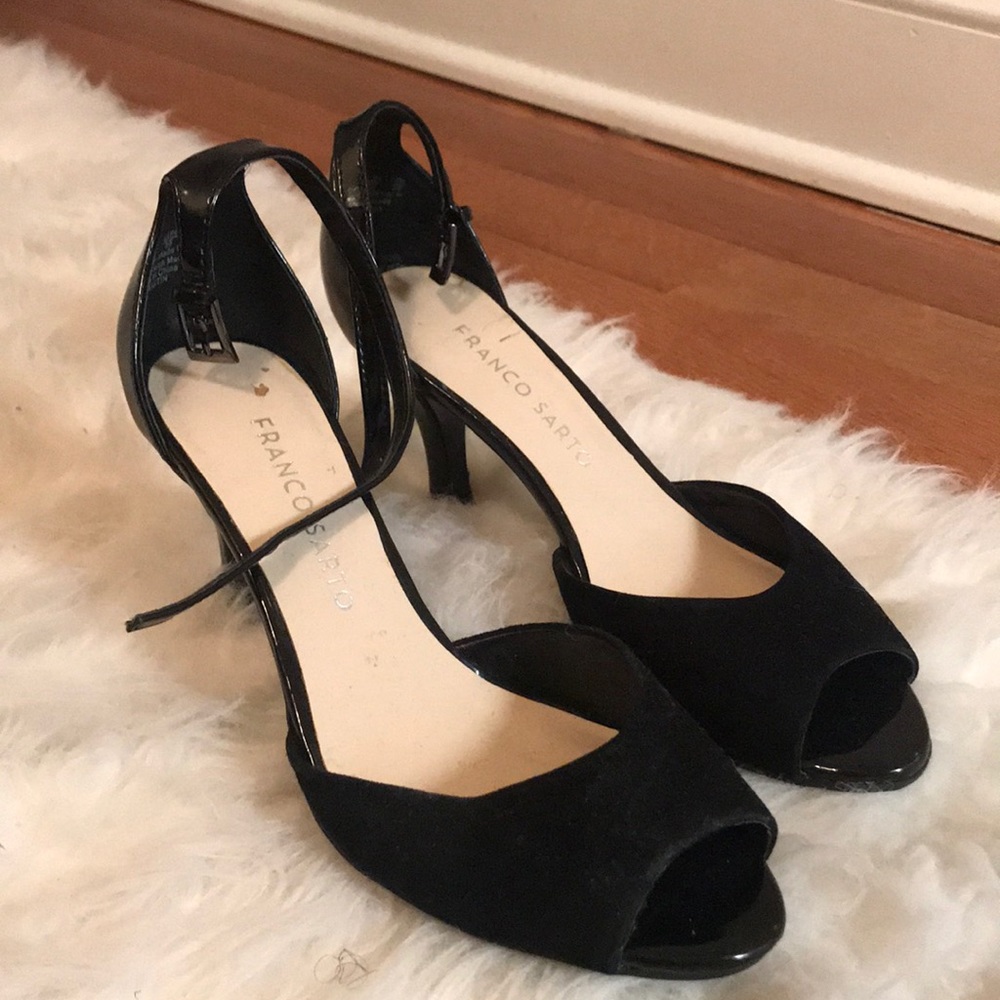 Black low heels with velvet tops